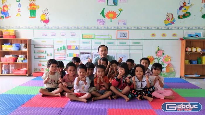 Các em học sinh ở độ tuổi mầm non đã được tăng cường Tiếng Việt. Ảnh minh họa: LC