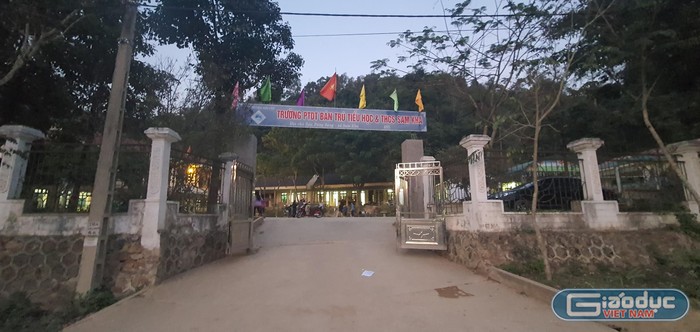 Trường Phổ thông dân tộc bán trú Tiểu học và Trung học cơ sở Sam Kha, huyện Sốp Cộp, Sơn La. Ảnh: LC