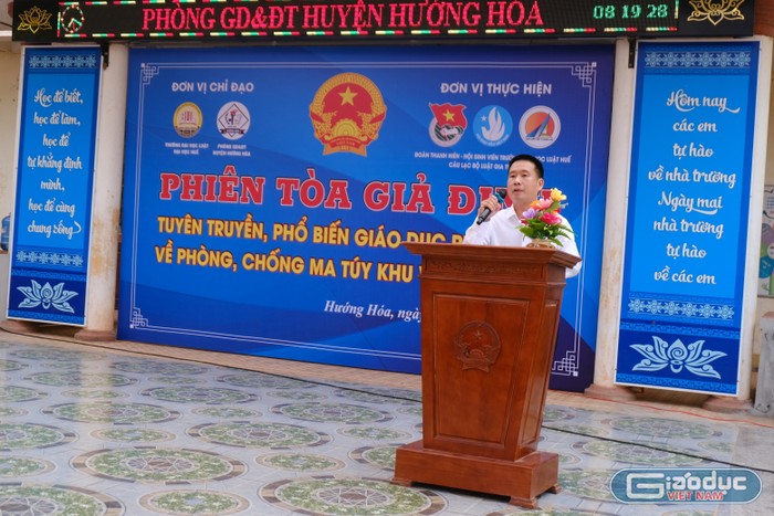 Thầy Nguyễn Hồng Sơn - Chủ tịch Hội đồng trường Trường Đại học Luật - Đại học Huế phát biểu. Ảnh: LC