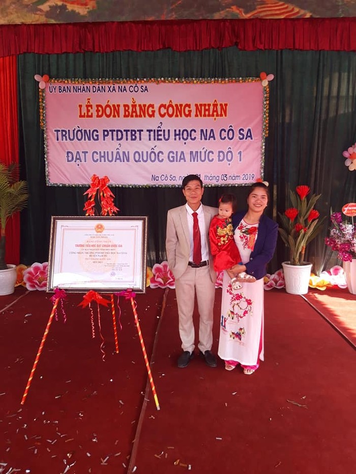 Thầy Dương Đức Đồng khi còn công tác tại trường Phổ thông dân tộc bán trú Tiểu học Na Cô Sa. Ảnh: Nhân vật cung cấp