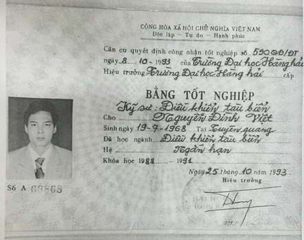 Bằng tốt nghiệp đại học &quot;ngắn hạn&quot; của ông Nguyễn Đình Việt.