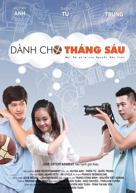 Poster tươi sáng, trẻ trung của