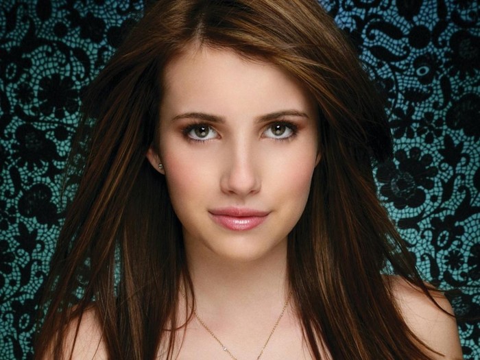 Emma Roberts (sinh 10/2/1991) là một diễn viên và ca sỹ. Roberts được biết đến trong vai chính ca sĩ Addie của loại phim truyền hình Unfabulous phát sóng trên Nickelodeon ra mắt năm 2004. Vai diễn này đã nhận được rất nhiều đề cử giải thưởng khác nhau, Phim mới nhất của cô là Adult World (2012).