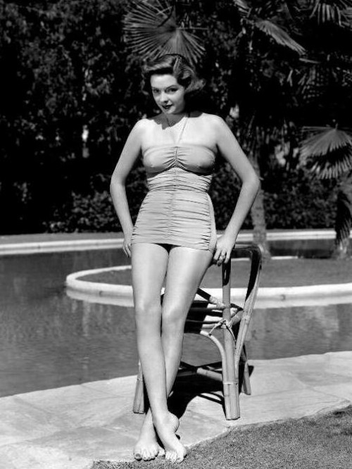 Jane Greer (1924-2001), diễn viên Mỹ, nổi bật nhất phim Out of the Past năm 1947.