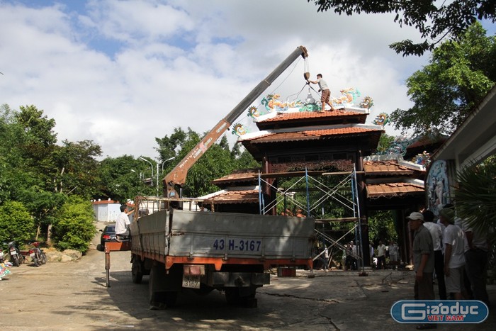 Biệt phủ xây trái phép trên núi Hải Vân của ông Ngô Văn Quang đã bị đập bỏ, còn nhiều công trình khác vi phạm, hiện đang thách thức chính quyền Đà Nẵng. Ảnh T.L