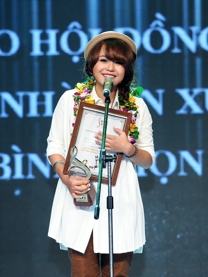 Nữ ca sĩ, nhạc sĩ trẻ Thái Trinh đã giành cú “đúp”: Giải Triển vọng dành cho tác giả và giải Bàì hát do hội đồng các nhà sản xuất bình chọn. Xem thông tin về Thái Trinh