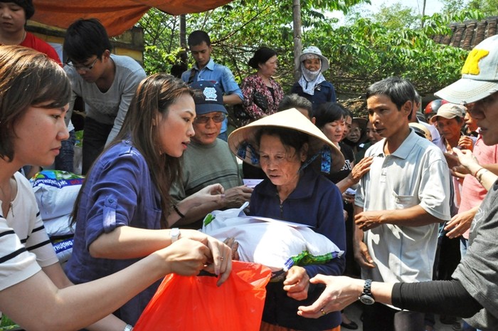 "Tếtt vui vẻ cô nhé!" - Mỹ Tâm nói.