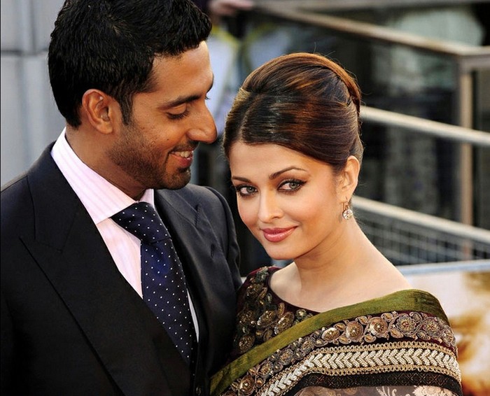 ...khi Aishwarya Rai đằm thắm bên chồng.