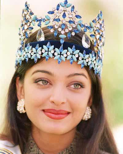 Hay vẻ đẹp ngọt ngào của Aishwarya Rai lúc mới đăng quang Hoa hậu Thế giới.