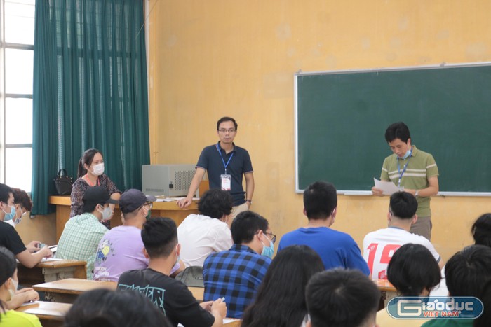 Tại điểm thi trường Đại học Bách khoa Hà Nội có khoảng 4276 thí sinh tham gia bài thi đánh giá tư duy. Ảnh: Doãn Nhàn