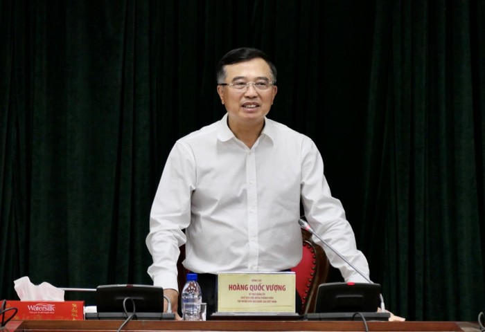 Chủ tịch Hội đồng thành viên Petrovietnam Hoàng Quốc Vượng kết luận giao ban công trường NMNĐ Thái Bình 2.