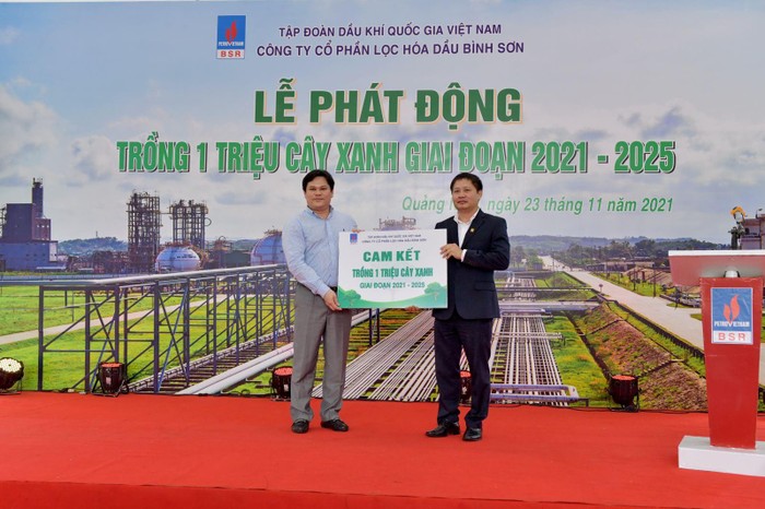 Công ty cổ phần Lọc hóa dầu Bình Sơn cam kết trồng 1 triệu cây xanh giai đoạn 2021 - 2025. Ảnh: BSR