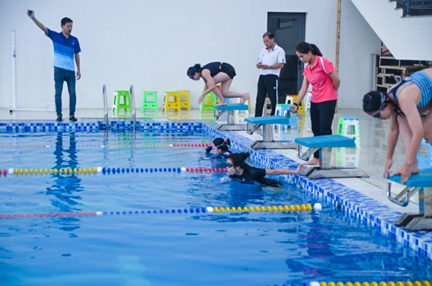 Giải bơi lội dành cho học sinh do Trường Trung học phổ thông Chuyên Vĩnh Phúc tổ chức. Ảnh: Sở Giáo dục và Đào tạo Vĩnh Phúc