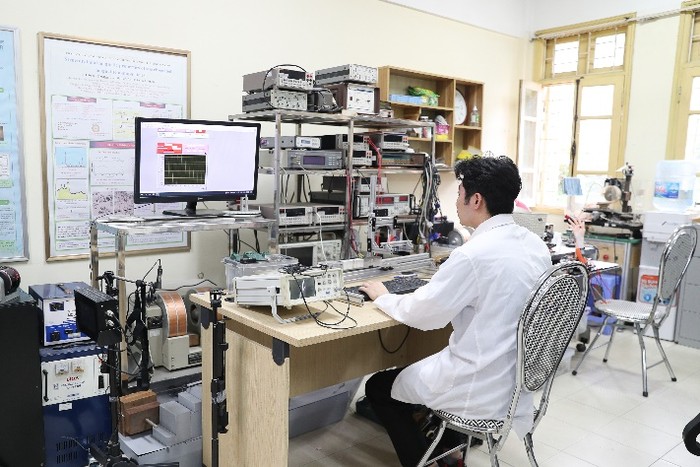 Phòng thí nghiệm chế tạo và đo kiểm vật liệu và linh kiện bán dẫn