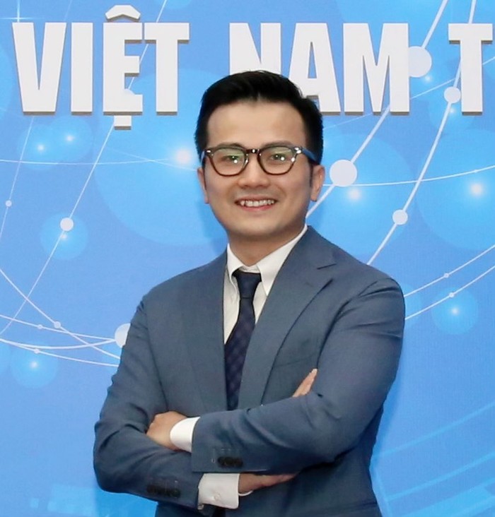 Phó giáo sư, Tiến sĩ Trần Xuân Bách, sinh ngày 05/10/1984, quê ở xã Vạn Điểm, huyện Thường Tín, Hà Nội. Ành: Trường Đại học Y Hà Nội