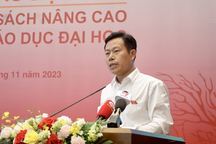 Giáo sư Lê Quân - Giám đốc Đại học Quốc gia Hà Nội phát biểu tại hội thảo. Ảnh: Minh Chi