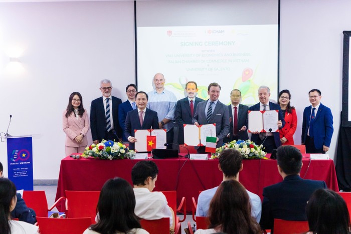 Lễ ký hợp tác 3 bên hướng tới việc thúc đẩy hợp tác đào tạo, học thuật và chuyên môn giữa đại học và doanh nghiệp tại Việt Nam và Italia