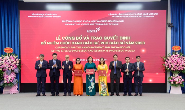 Năm 2023, 3 nhà giáo được công nhận đạt danh hiệu Giáo sư, Phó Giáo sư của USTH đều là nữ. Đặc biệt, đây là lần đầu tiên trường có một nhân sự cơ hữu người Việt được công nhận và bổ nhiệm chức danh Giáo sư - cũng chính là Hiệu trưởng nhà trường, nhà giáo Đinh Thị Mai Thanh