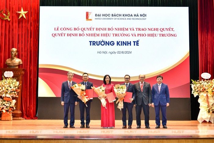 Trường Kinh tế  Hiệu trưởng: Phó giáo sư Nguyễn Danh Nguyên – nguyên Viện trưởng Viện Kinh tế và Quản lý;  Phó Hiệu trưởng: Phó Giáo sư Đào Thanh Bình – Giảng viên cao cấp Viện Kinh tế và Quản lý;  Phó Hiệu trưởng: Phó Giáo sư Phạm Thị Kim Ngọc – Giảng viên cao cấp Viện Kinh tế và Quản lý.