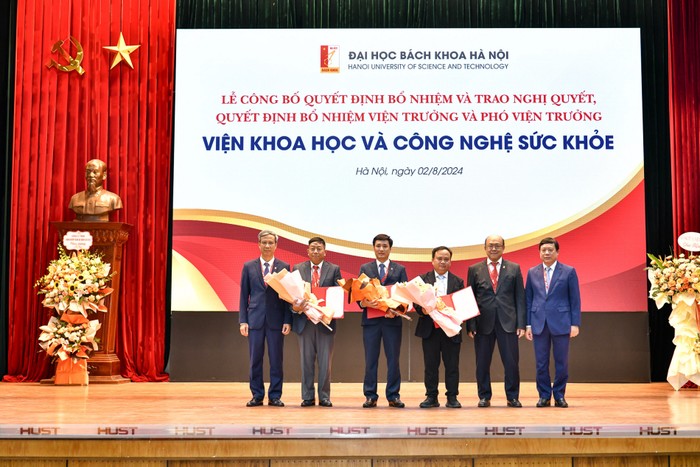 Viện Khoa học và Công nghệ sức khỏe:Viện trưởng Phó Giáo sư Trương Quốc Phong - Giảng viên cao cấp Trường Hóa và Khoa học sự sống;  Phó Viện trưởng: Tiến sĩ Nguyễn Phan Kiên - Giảng viên chính Trường Điện – Điện tử;  Phó Viện trưởng: Phó Giáo sư Trần Thượng Quảng - Giảng viên cao cấp Trường Hóa và Khoa học sự sống.