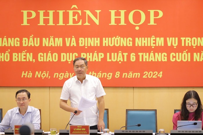 Phó Chủ tịch Thường trực Ủy ban nhân dân Thành phố Hà Nội Lê Hồng Sơn - Chủ tịch Hội đồng Phối hợp phổ biến giáo dục pháp luật Thành phố kết luận phiên họp. Ảnh: hanoi.gov.vn