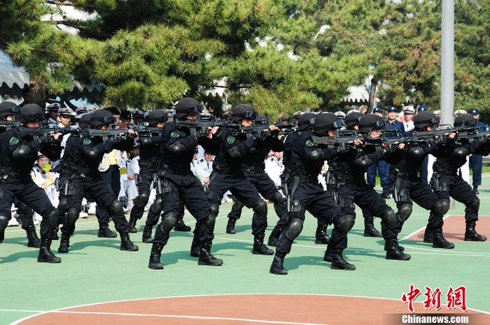 Đặc nhiệm hải quân Trung Quốc biểu diễn