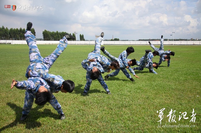 Võ thuật là một trong những nội dung huấn luyện quan trọng của nữ trinh sát đặc nhiệm thủy quân lục chiến