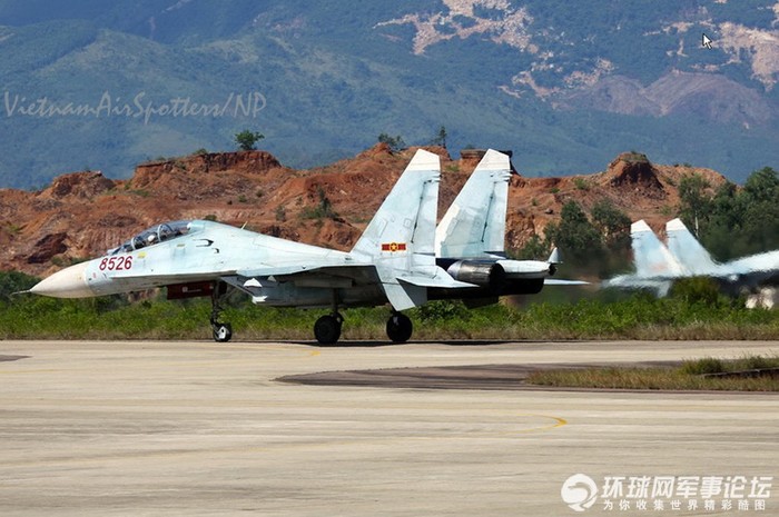 Máy bay huấn luyện Su-27PU Không quân Việt Nam