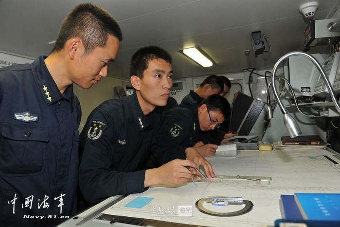 Lực lượng sĩ quan hải quân biên đội tàu chiến hạm đội Bắc Hải tham gia diễn tập