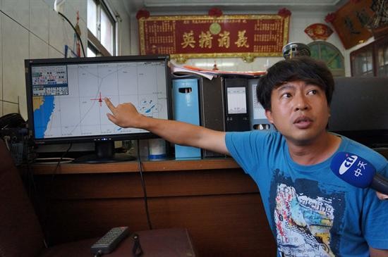 Sái Thiên Dụ, chủ tàu cá Đài Loan cho là bị "Kiểm ngư Việt Nam" bắt trên Biển Đông trả lời phỏng vấn CNA)