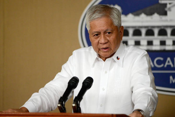 Ngoại trưởng Philippines Albert del Rosario.