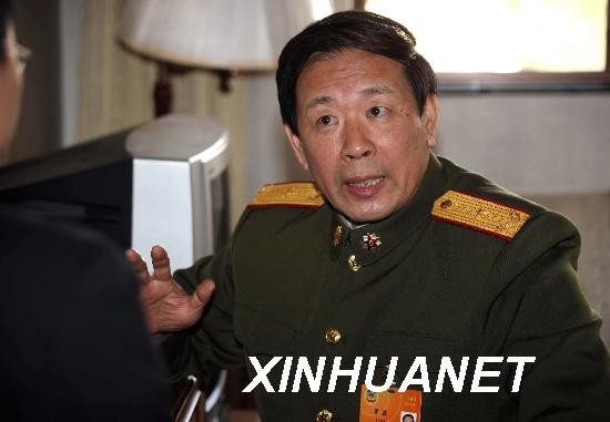 La Viện, một "học giả" có tiếng diều hâu, thiếu kiến thức cơ bản về luật pháp quốc tế lại thích lên ti vi, lên báo nói này nói nọ về Biển Đông, kích động chủ nghĩa dân tộc hẹp hòi, cực đoan.