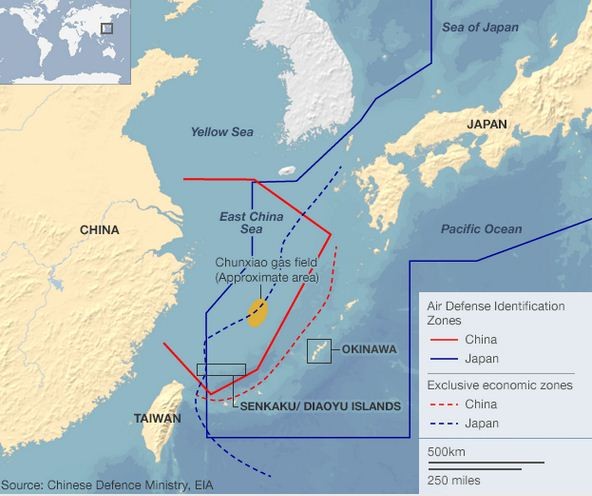 Trung Quốc đơn phương tuyên bố áp đặt ADIZ Hoa Đông từ ngày 23/11, trong đó bắt các máy bay dân dụng nước ngoài khi đi qua không phận quốc tế Hoa Đông phải báo trước kế hoạch bay và làm theo hướng dẫn của Trung Quốc, nếu không muốn đối mặt với biện pháp "phòng thủ khẩn cấp". Động thái đã thu hút sự chú ý và phản ứng dữ dội từ dư luận.