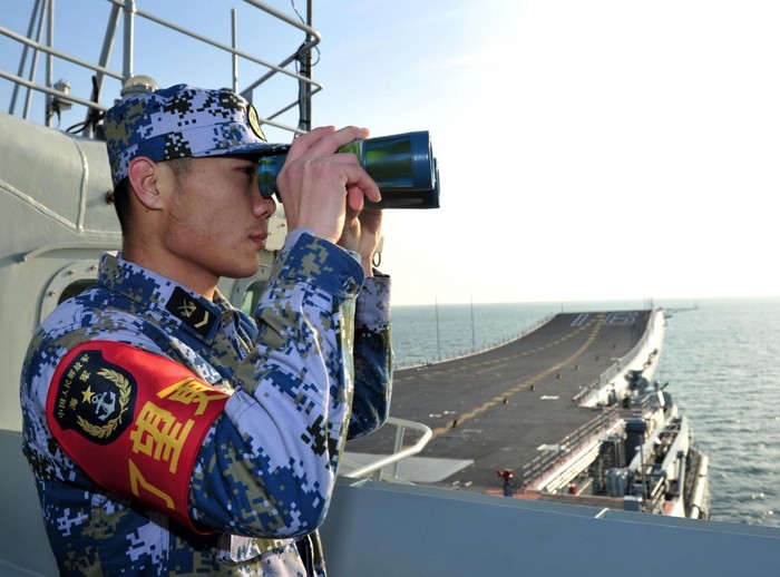 Cụm tàu sân bay Liêu Ninh, Trung Quốc kéo xuống Biển Đông, động thái gây lo ngại trong khu vực và thu hút sự quan tâm, giám sát đặc biệt của Mỹ.