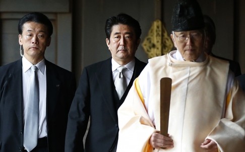 Thủ tướng Nhật Bản Shinzo Abe thăm đền Yasukuni.