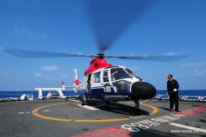Tàu Hải giám cỡ lớn của Trung Quốc mang theo trực thăng tuần tra trái phép Biển Đông.