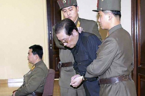 Jang Song-thaek trong phiên tòa lịch sử.