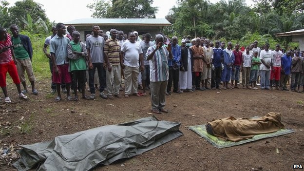 Gần một ngàn người đã thiệt mạng vì đại dịch Ebola.