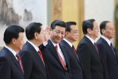 7 thành viên Thường vụ Bộ chính trị đảng Cộng sản Trung Quốc khóa 18 do ông Tập Cận Bình đứng đầu.