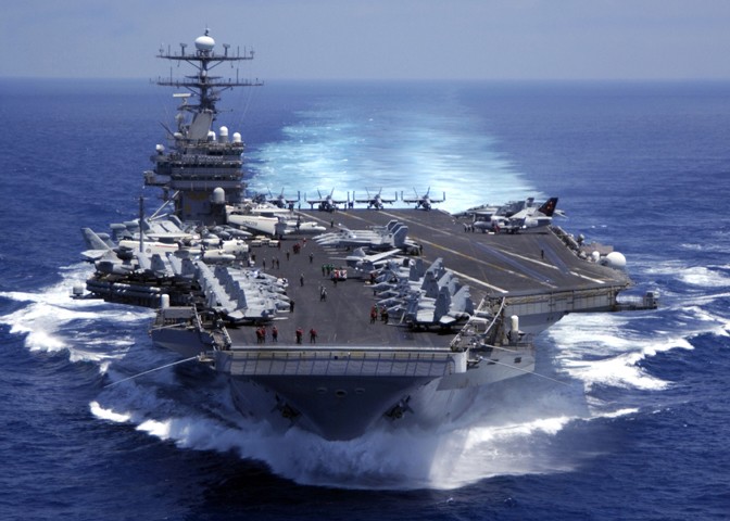 Tàu sân bay USS Carl Vinson.