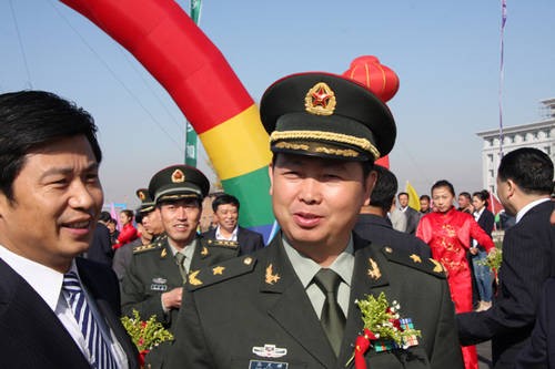 Cao Quang Huy, Thiếu tướng trẻ nhất Trung Quốc cũng đã bị thay thế, nguyên nhân có thể là do ông không chịu cam kết trung thành với Chủ tịch Tập Cận Bình.
