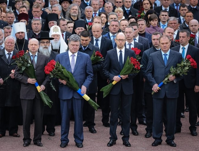 Poroshenko và Yatsenyuk có cùng nhìn về một hướng sau bầu cử Quốc hội hay không còn phải chờ thời gian trả lời.