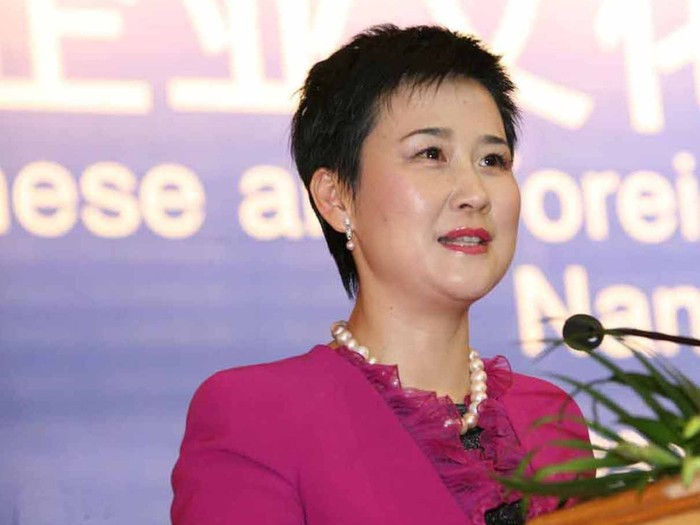Lý Tiểu Lâm con gái cựu Thủ tướng Lý Bằng, được mệnh danh là &quot;chị cả điện lực&quot; Trung Quốc.