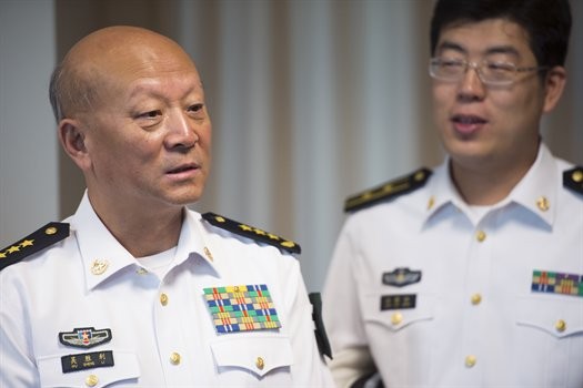 Ông Ngô Thắng Lợi, Tư lệnh Hải quân Trung Quốc vừa đạt được thỏa thuận sử dụng dịch vụ tại cảng Kota Kinabalu, Malaysia, ảnh: CCTV.