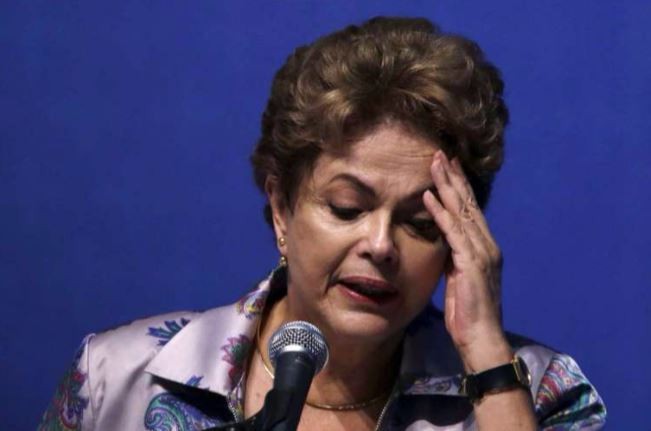 Bà Rousseff mệt mỏi và bế tắc. Ảnh: Reuters.