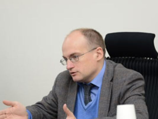 Học giả Vasily Kashin từ Trung tâm Phân tích Chiến lược và công nghệ Moscow. Ảnh: Defensenews.com.