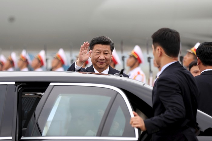 Chủ tịch Trung Quốc Tập Cận Bình nhấn mạnh &quot;đại cục - tiểu cục&quot; trong chuyến thăm chính thức Việt Nam năm ngoái, ảnh: AP.