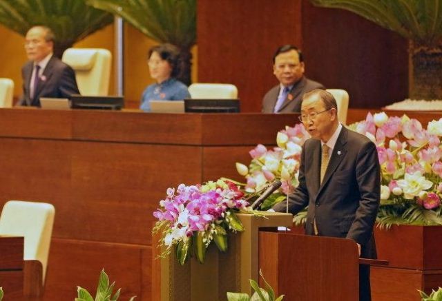 Tổng thư ký Liên Hợp Quốc Ban Ki-moon phát biểu trước Quốc hội Việt Nam. Ảnh: tuoitre.vn.