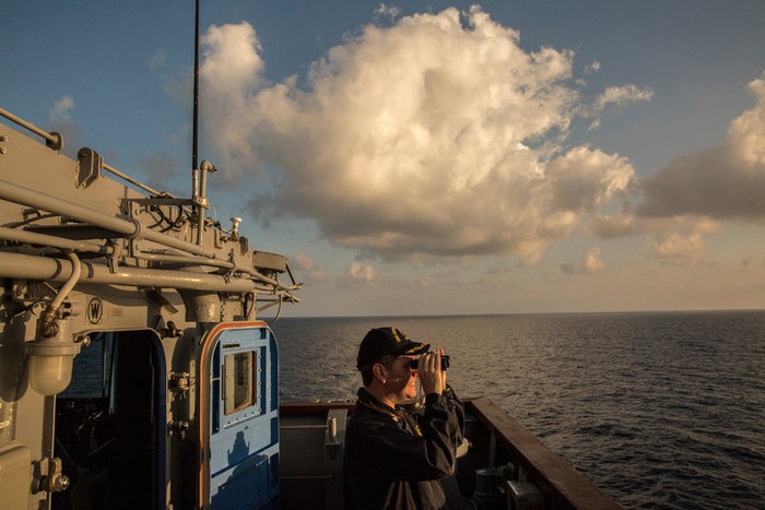 Tàu Mỹ tuần tra ở Biển Đông không ngăn nổi bước chân bành trướng của Trung Quốc, ảnh: The New York Times.