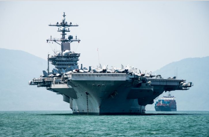 Tàu sân bay USS Carl Vinson tại Đà Nẵng, ảnh: USNI News.